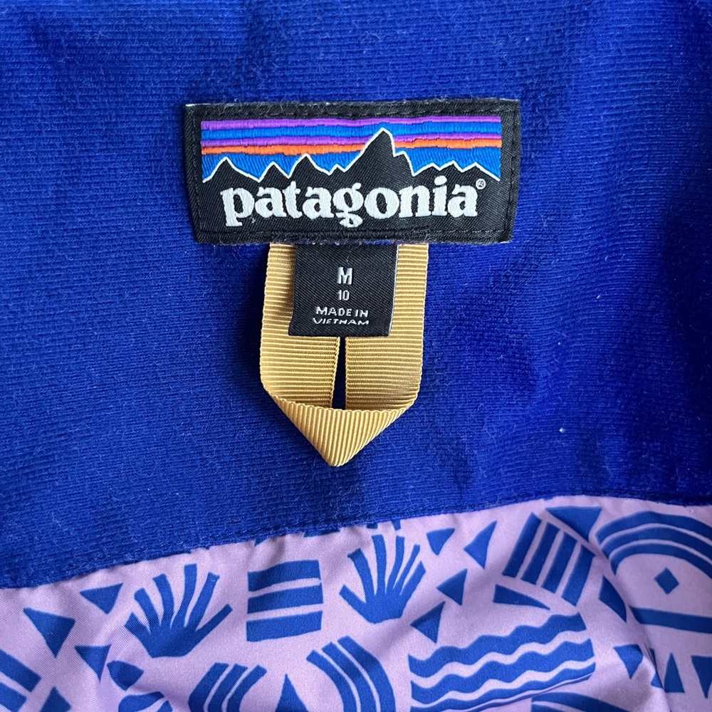 Girls Patagonia Down Puffer with hood. Size 10